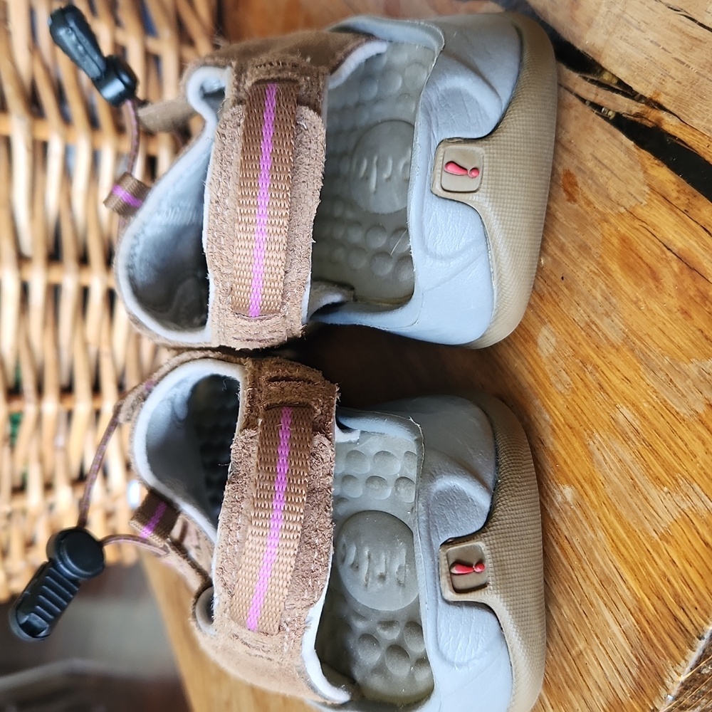PRIVO Suede Fisherman Sandal SZ 6 Tan Pink - Picture 3 of 11